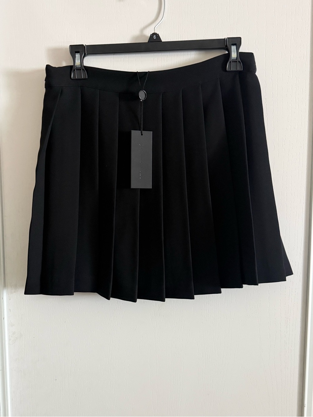 Gianni Bini Black Pleated Skirt size 8